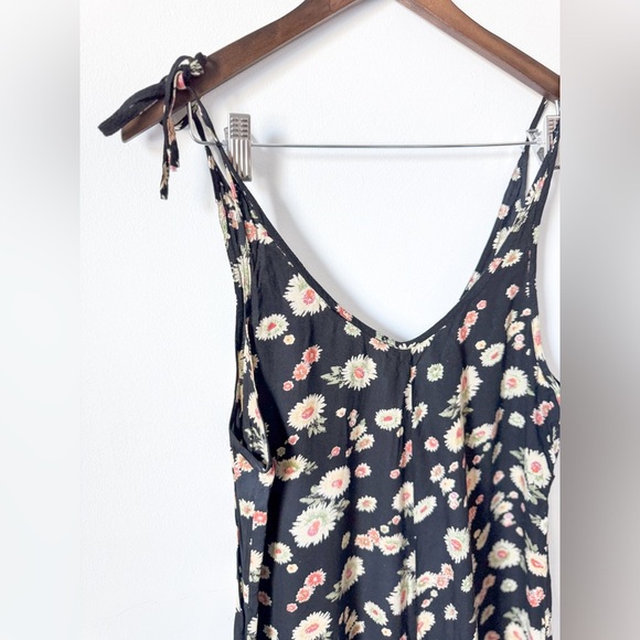 Vintage Floral Romper - Picture 2 of 4